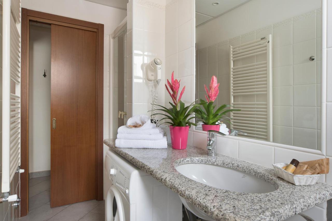 Hotel Residence Laigueglia Free Parking ภายนอก รูปภาพ