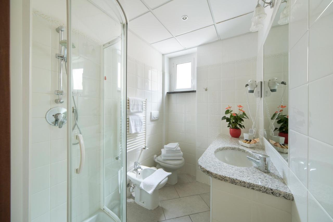 Hotel Residence Laigueglia Free Parking ภายนอก รูปภาพ