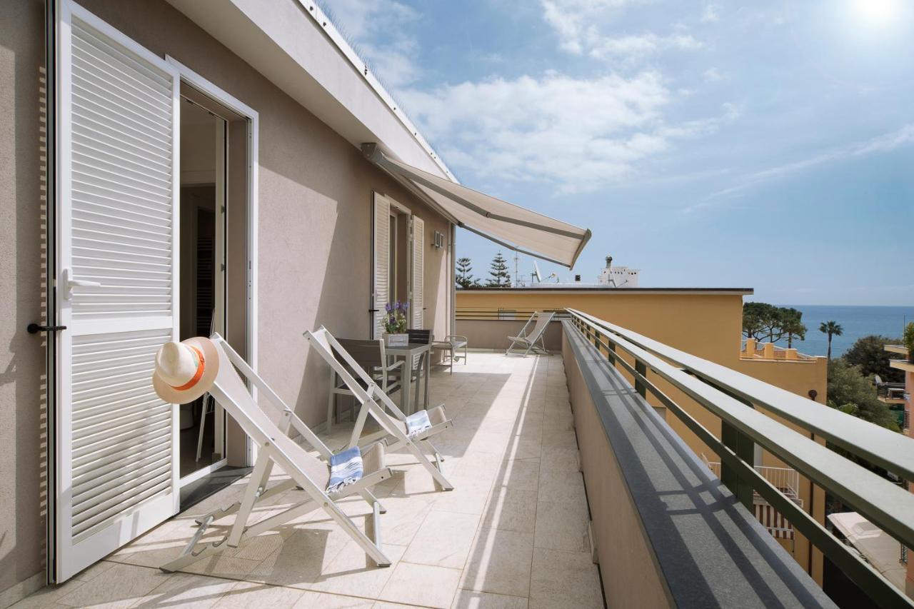 Hotel Residence Laigueglia Free Parking ภายนอก รูปภาพ